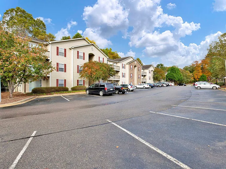 Stoney Ridge Luxury Apartments — Photo 14