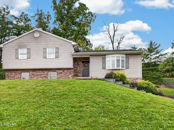 2325 Be Daro Dr S, Williamsport, PA 17702