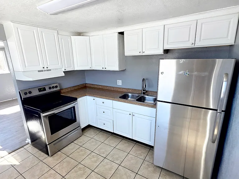 5715 E 62nd Ave #4 — Photo 9