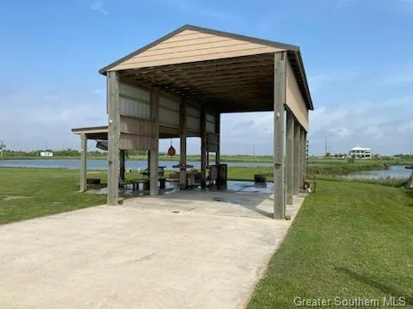 372 Richard Ln, Cameron, LA 70631