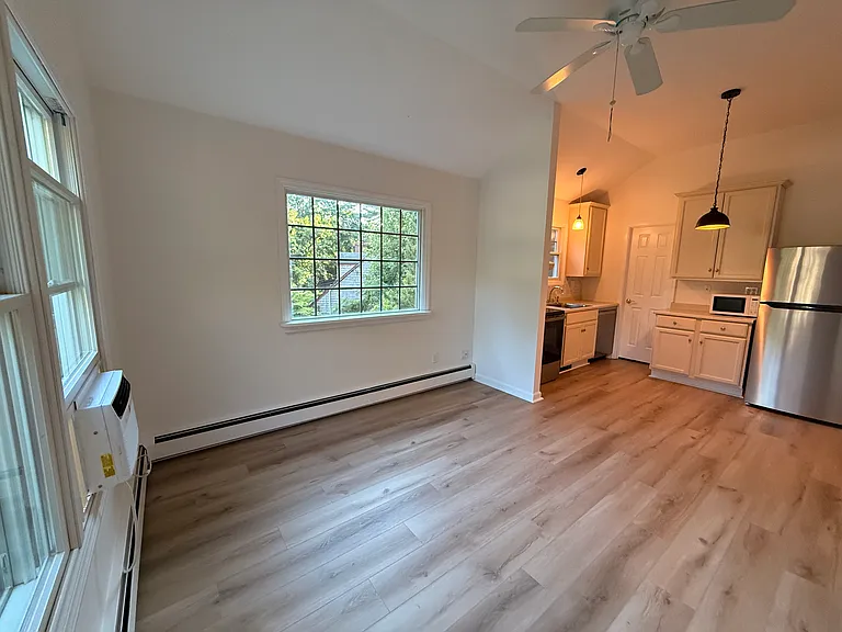 22 William Penn Dr #UPSTAIRS — Photo 7