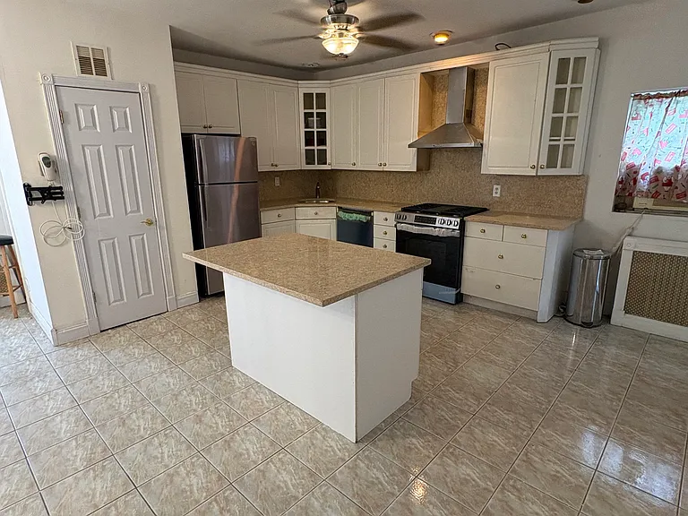 159 Tysen St #201 — Photo 4