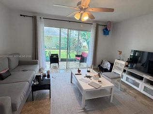 219 NE 14th Ave APT 101, Hallandale, FL 33009