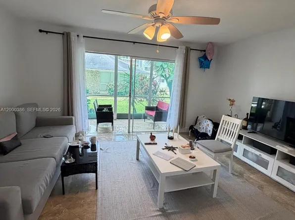 219 NE 14th Ave APT 101, Hallandale, FL 33009