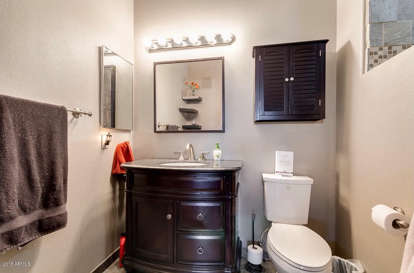2 bed, 1.5 bath, 1121 sqft, $2,250 — Photo 2