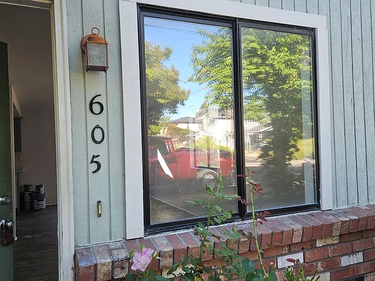605 SE 8th St — Photo 1