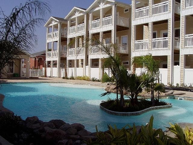 Beautiful Lagoon Pool