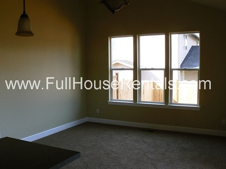 2nd image of 397 Justine Ct