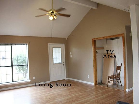 3rd image of 2330 Kings Court St