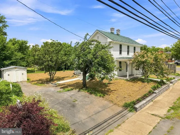 5285 Germain St, Stephens City, VA 22655