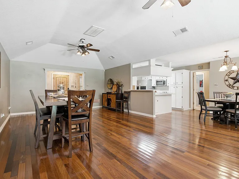 223 Pin Oak Ln — Photo 9