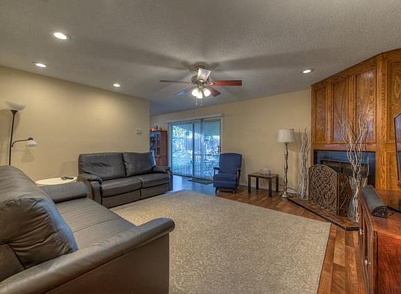 3rd image of 1302 Barrington Dr