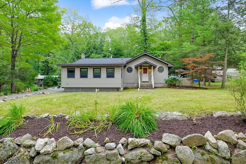 1st image of 30 Wallkill Dr