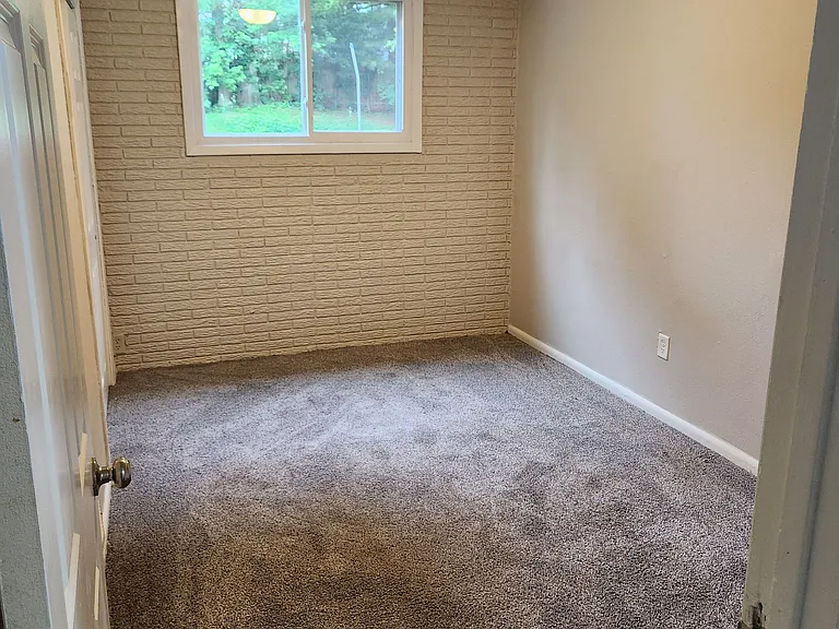 315 E Watrous Ave #317 — Photo 8