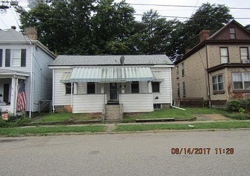 1st image of 211 1/2 Washington Ave