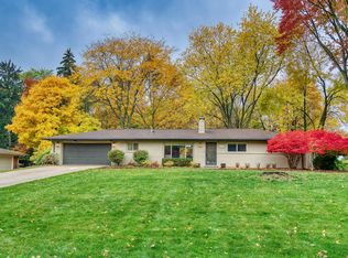 456 Wimpole Dr, Rochester Hills, MI 48309