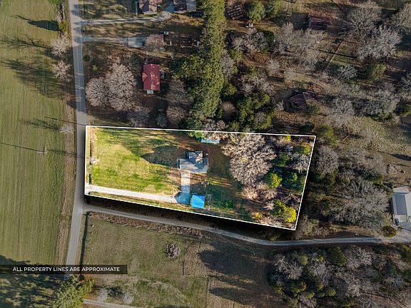 2nd image of 552 Louise Creek Rd