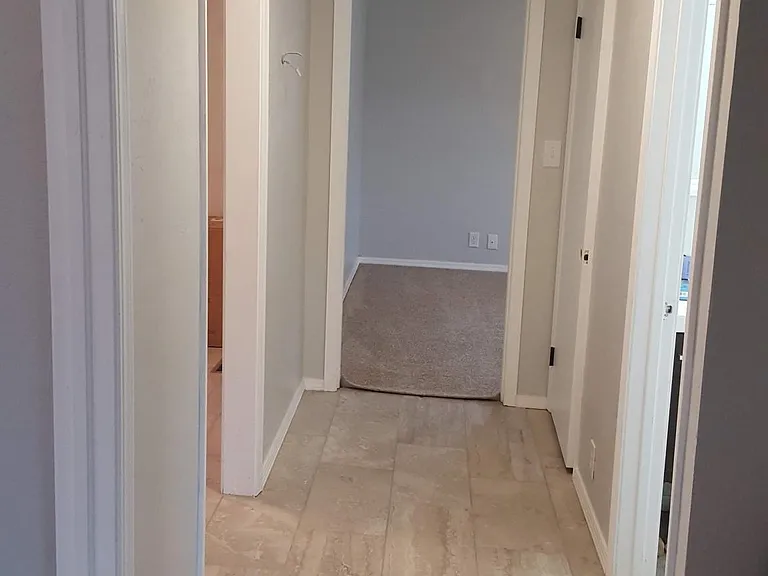 504 S Walnut St — Photo 8