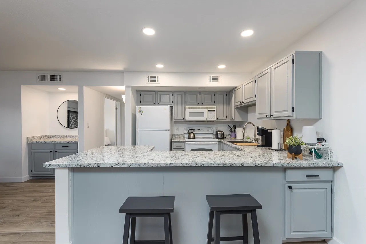 2 bed, 1021 sqft, $3,800 — Photo 3