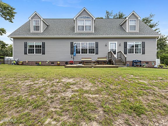 2nd image of 500 Bishop Drive