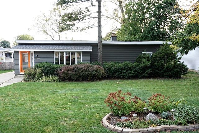 1st image of 33290 N Valley View Dr