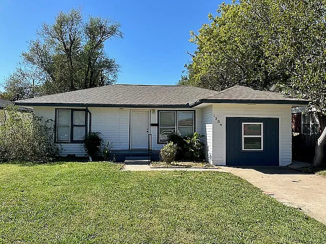 3 bed, 1045 sqft, $1,250 — Photo 1