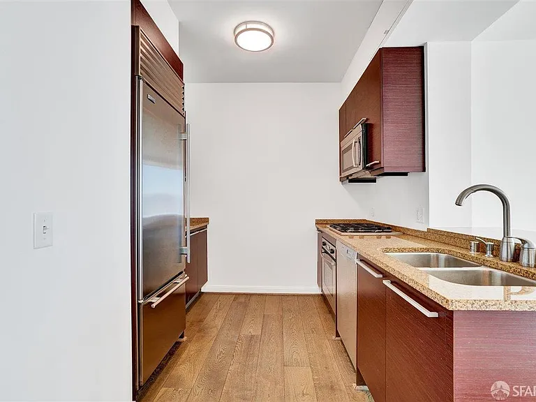 425 1st St #3605 — Photo 2