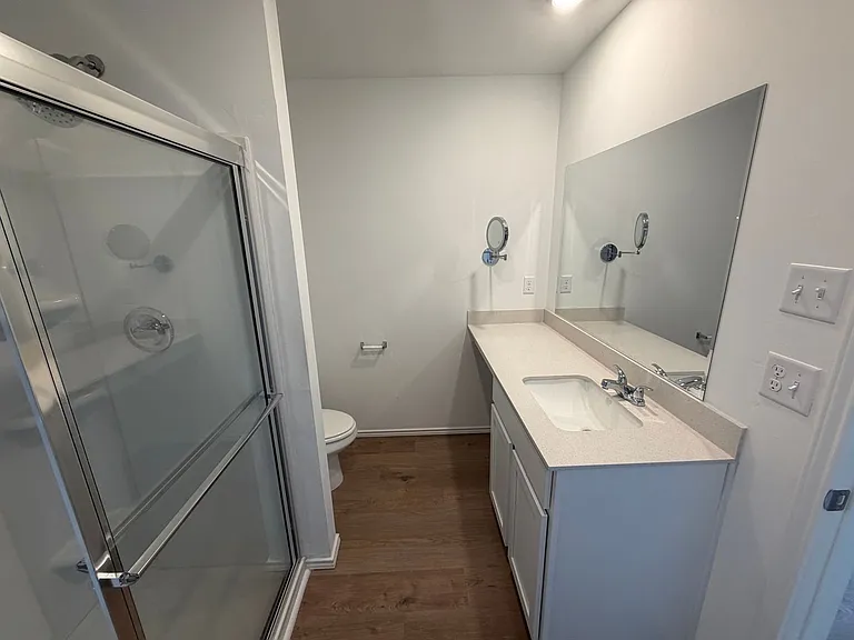 805 NE 101st St — Photo 9