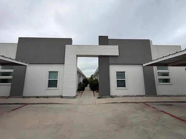 441 Acacia Street - 2 — Photo 1