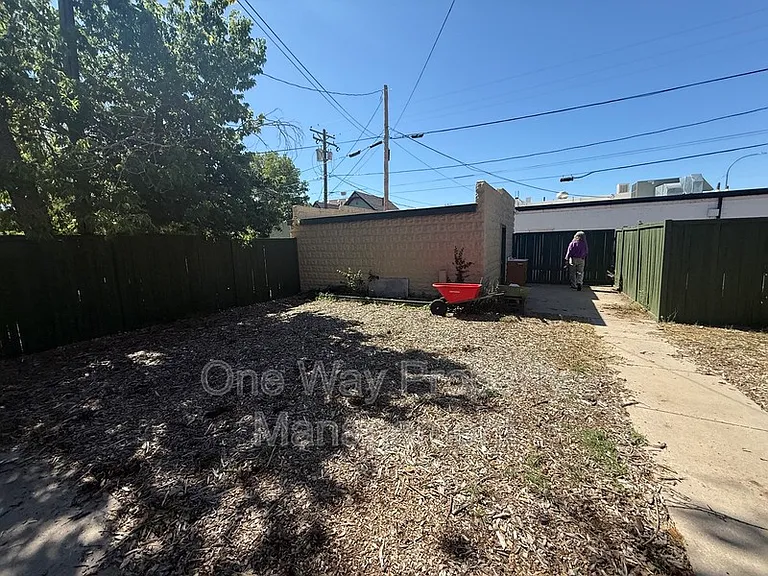 804 11th St #1 — Photo 24