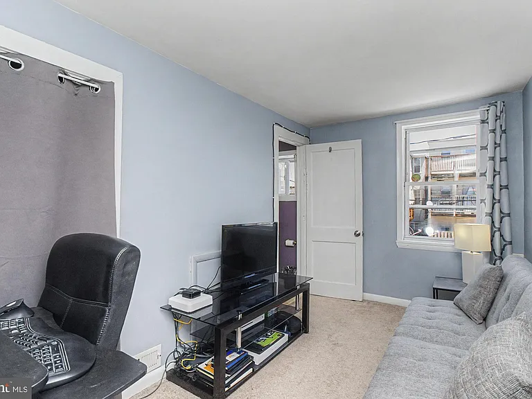 1303 Clarkson St — Photo 26