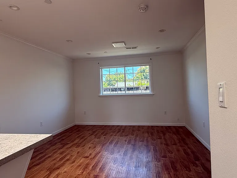 1761 Parkmoor Ave — Photo 6