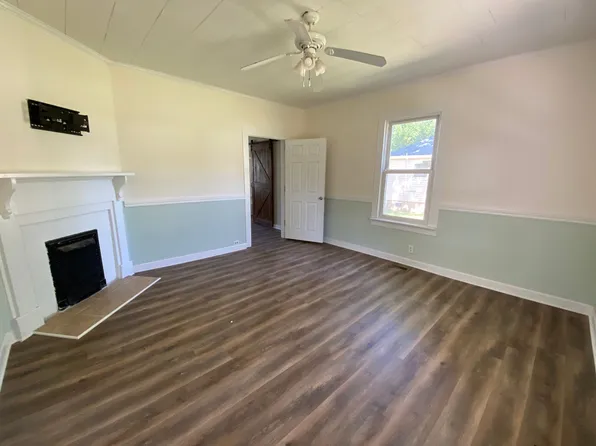 130 Oak St, Clover, SC 29710