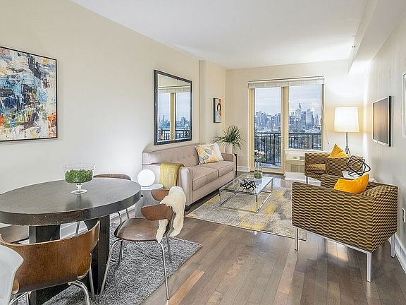 4th image of 3312 Hudson Ave Penthouse 10E