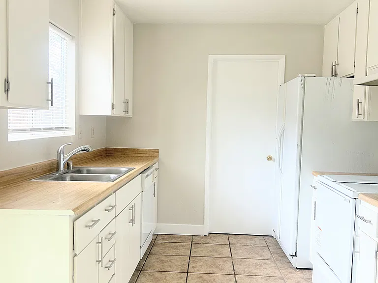 1603 Swarthout Ct — Photo 5