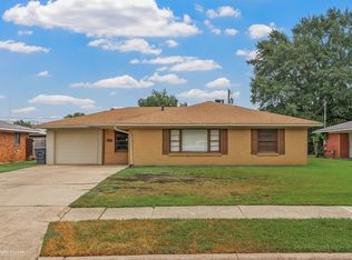 2204 Belle Grove Dr, Bossier City, LA 71111