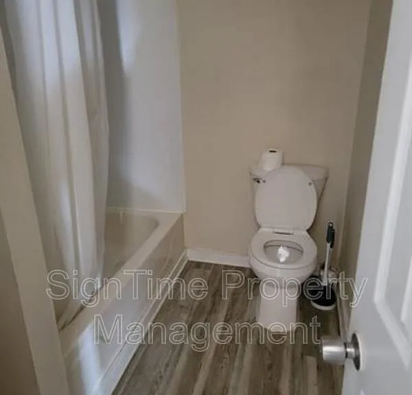 42 E Washington St #3 — Photo 7