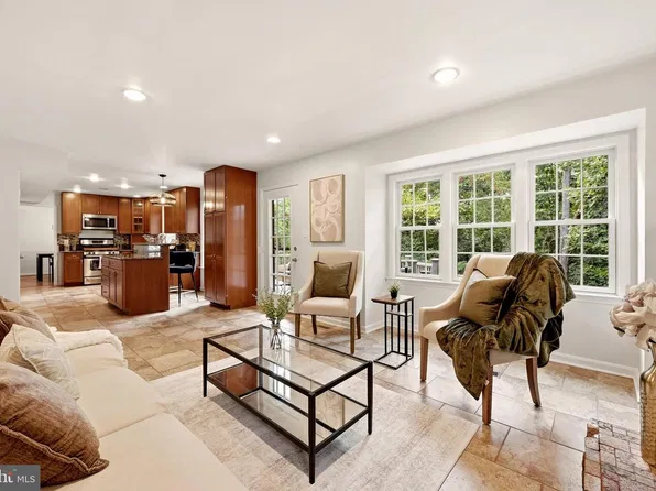 3302 Gentle Ct, Alexandria, VA 22310