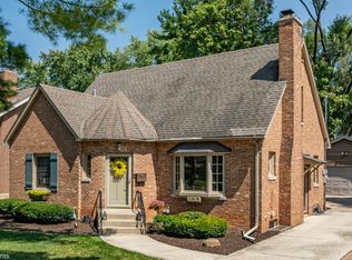 620 N Brainard St, Naperville, IL 60563