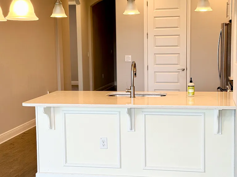 2606 Spur Dr — Photo 10