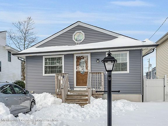 3rd image of 14 Cedarcrest Dr