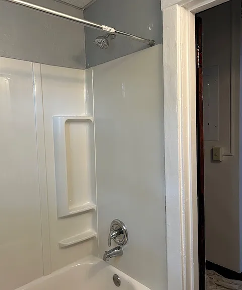 210 Caroline St #4 — Photo 9
