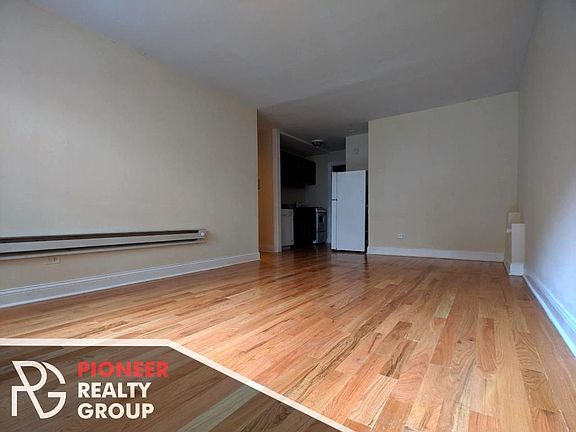 4th image of 1435 N Dearborn St #1435C1