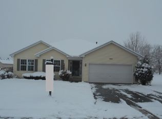 1441 Westbury Cir, North Aurora, IL 60542