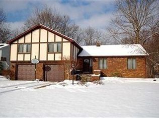 1913 Quail Run Dr, Cortland, OH