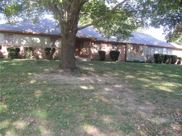 3 Wishbone Rd, Saint Joseph, MO 64506