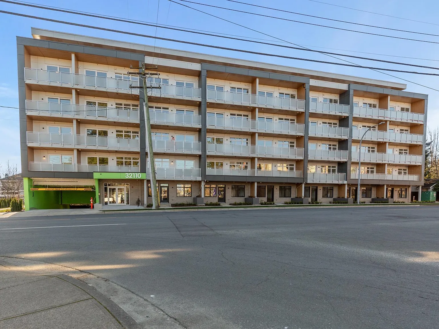 1 bed, 743 sqft, $1,661 — Photo 1