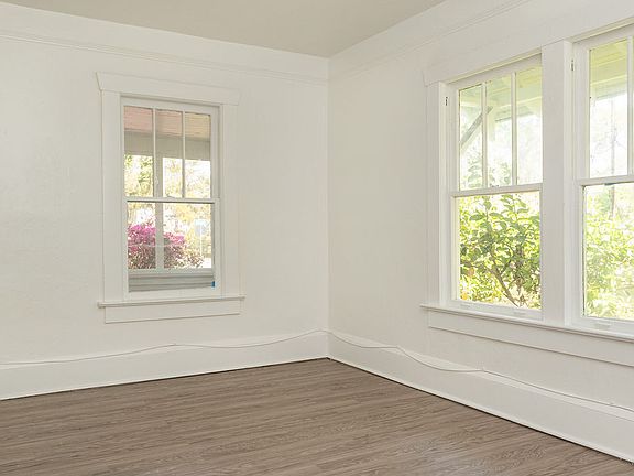 4th image of 608 E Wisconsin Ave