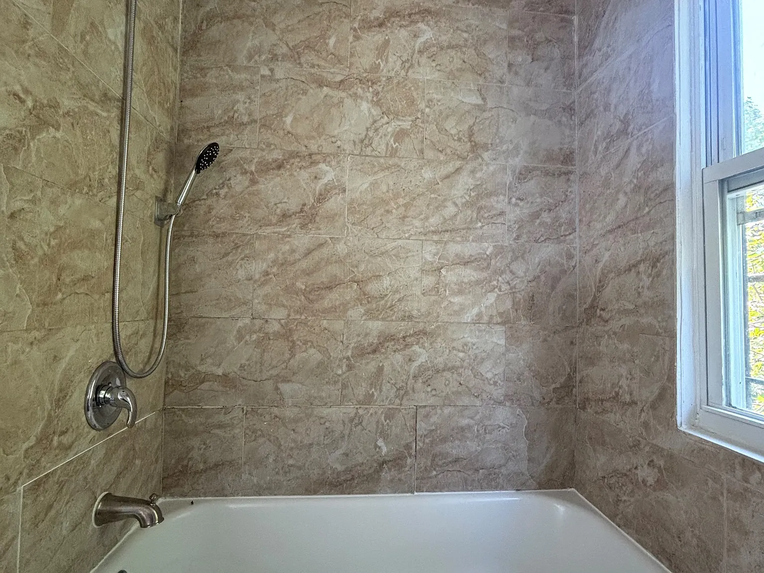 1 bed, 650 sqft, $1,750 — Photo 3