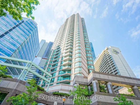 38 Elm St #1005, Toronto, ON M5G 2K5